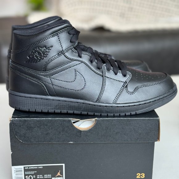 air jordan 1 mid 10.5